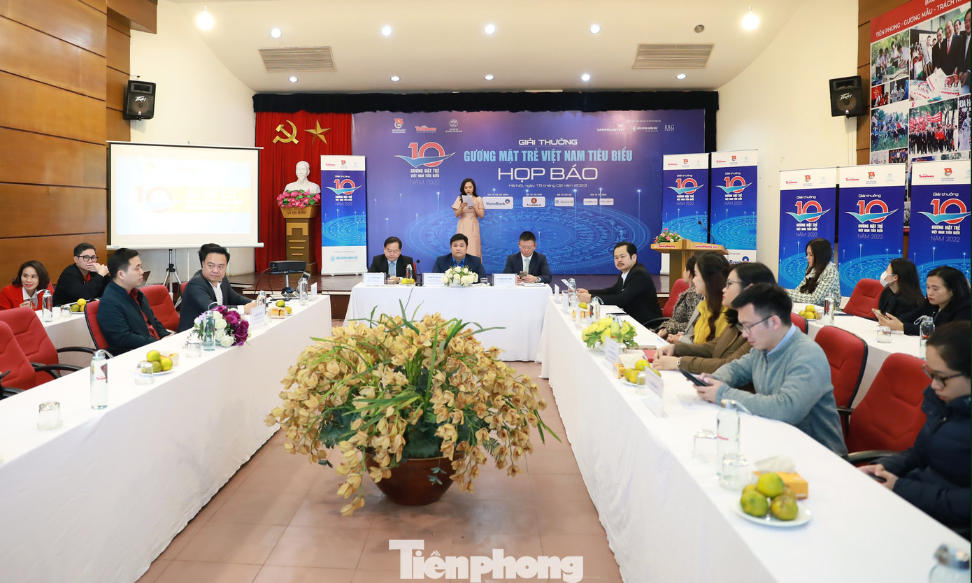 Chương trình họp báo công bố 20 đề cử Giải thưởng Gương mặt trẻ Việt Nam tiêu biểu năm 2022 vào vòng bình chọn trực tuyến. Ảnh: Trọng Tài Chương trình họp báo công bố 20 đề cử Giải thưởng Gương mặt trẻ Việt Nam tiêu biểu năm 2022 vào vòng bình chọn trực tuyến. Ảnh: Trọng Tài