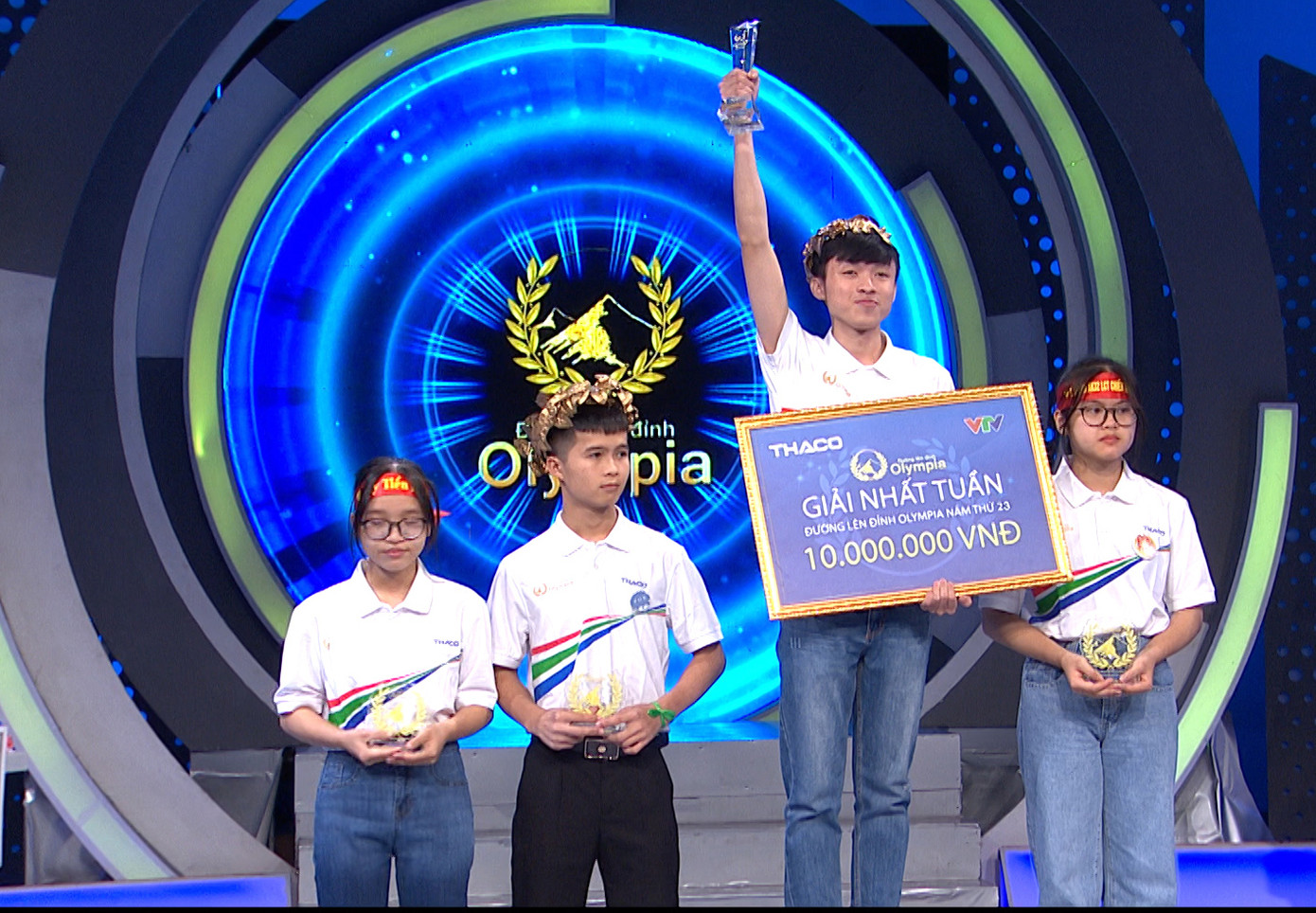 Tuấn Anh giành vòng nguyệt quế trận thi tuần 3 tháng 2 quý II. Ảnh: FBCT Tuấn Anh giành vòng nguyệt quế trận thi tuần 3 tháng 2 quý II. Ảnh: FBCT