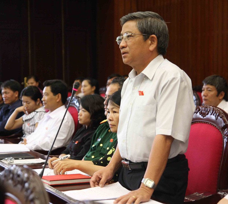 Giáo sư, Tiến sĩ Nguyễn Minh Thuyết không ít lần đề cập tình trạng học sinh “quá tải” tại diễn đàn Quốc hội. Ảnh: Hưng Bình