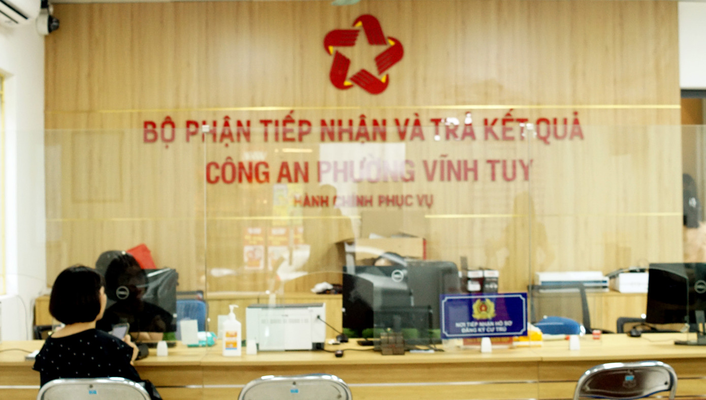 Bộ phận tiếp nhận và trả kết quả Công an phường Vĩnh Tuy.