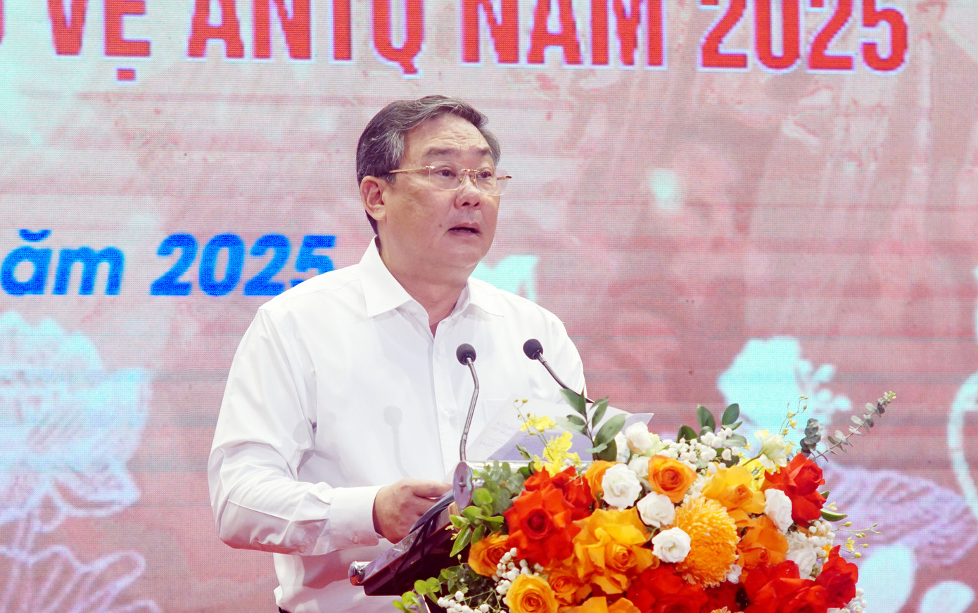 Ông Lê Hồng Sơn - Ủy viên Ban Thường vụ Thành ủy, Phó Chủ tịch Thường trực UBND, Trưởng ban chỉ đạo 138 thành phố phát biểu tại chương trình. Ảnh: Thanh Hà