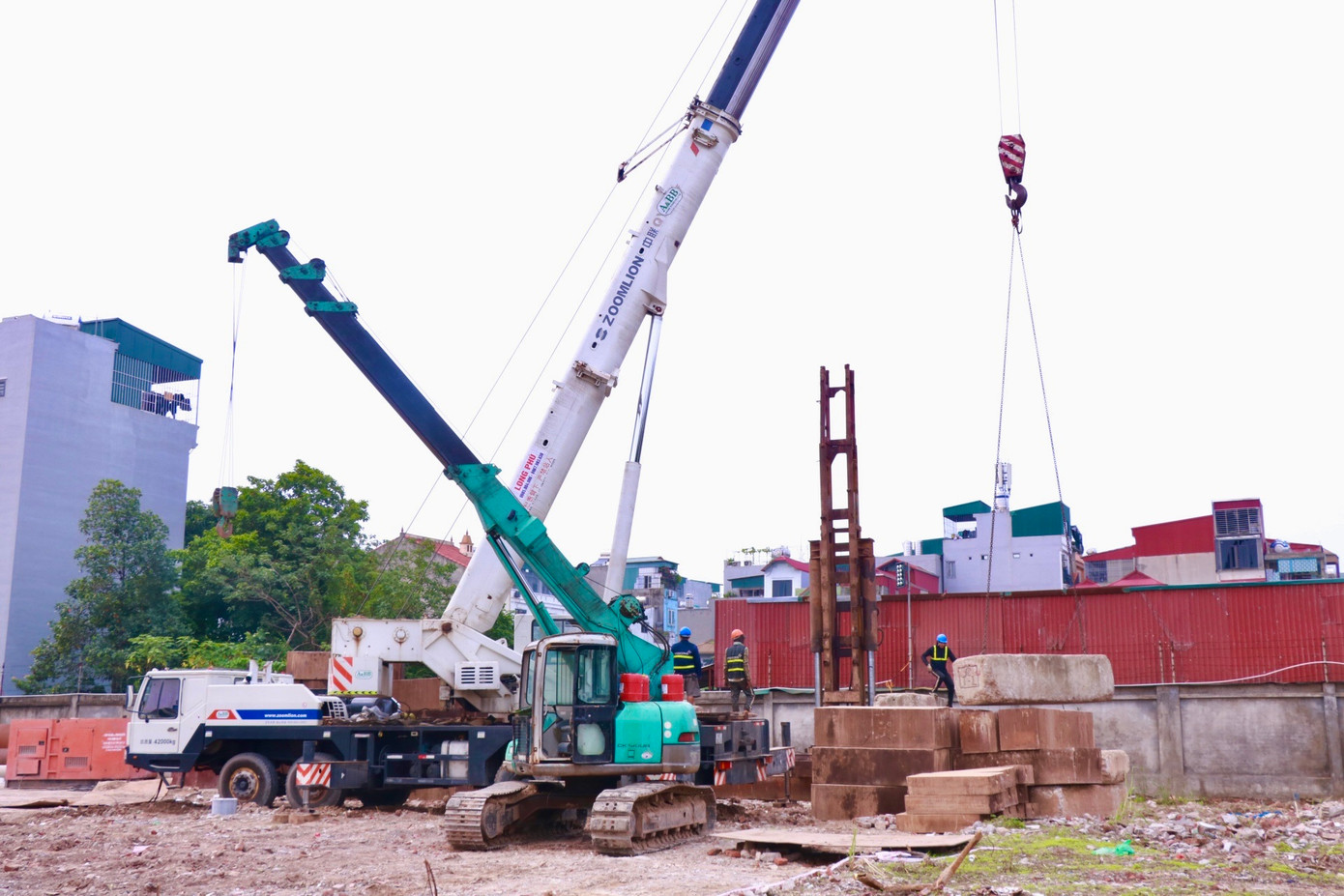 Công trường thi công ngày 7/7. Công trường thi công ngày 7/7.