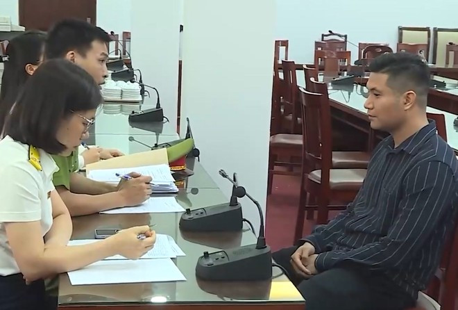 Cơ quan điều tra làm việc với Đoàn Mạnh Hòa.