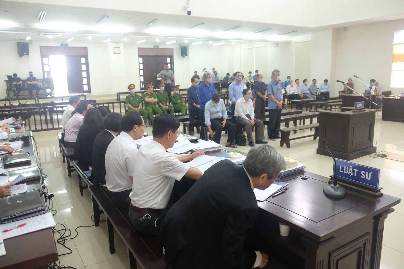 Toàn cảnh phiên tòa. Toàn cảnh phiên tòa.