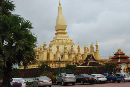 Chùa Thạt Luổng 