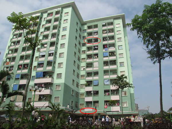 Chung cư 11 tầng No21, thuộc Khu đô thị Pháp Vân - Tứ Hiệp, nơi cháu Đức bị rơi từ tầng 9 tử nạn. Ảnh: Tuấn Nguyễn