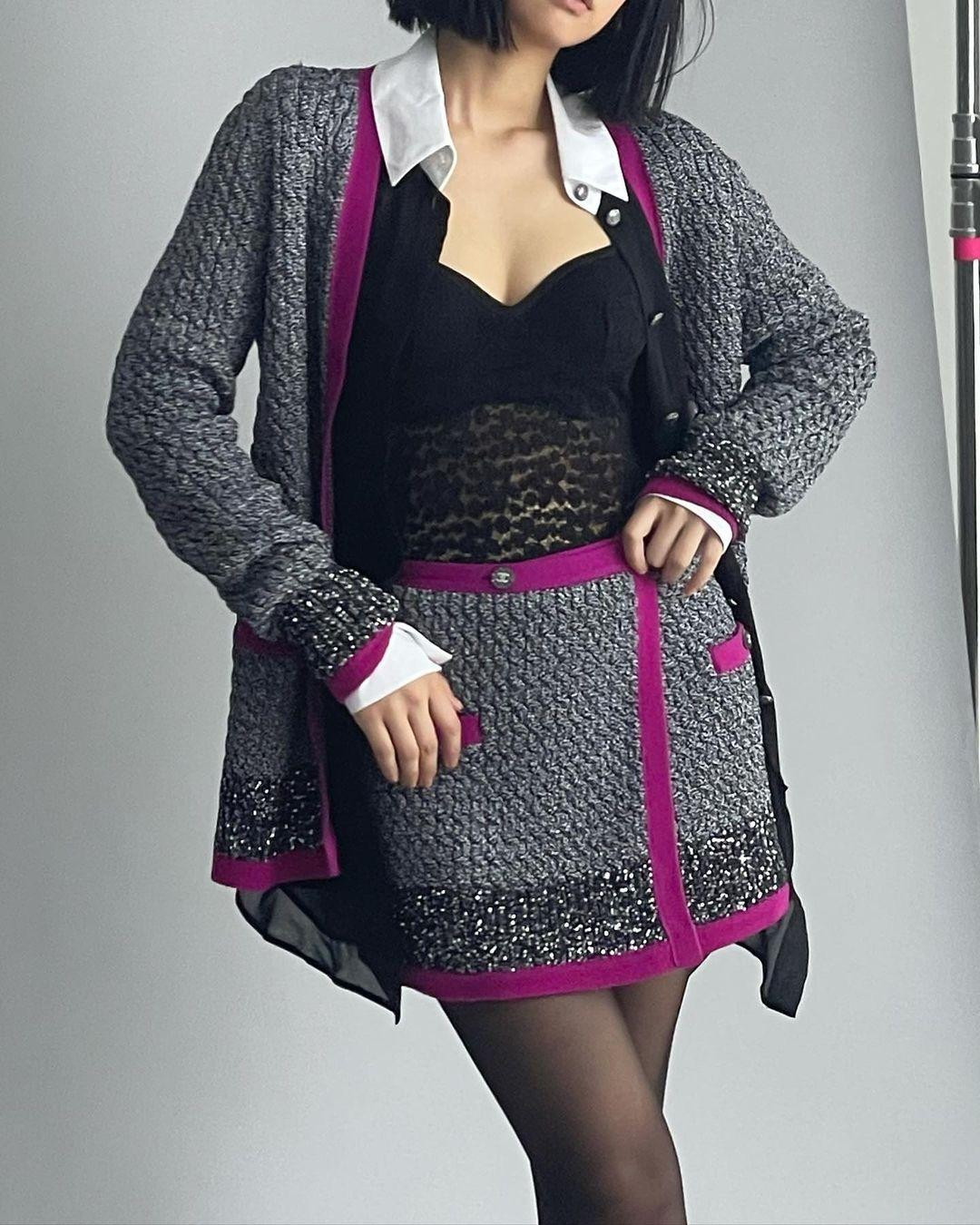 Tuy nhiên, nhân vật mà Jennie lấy cảm hứng lại là Mia - vợ của trùm tội phạm trong bộ phim "Pulp Fiction" của Mỹ, ra mắt năm 1994.