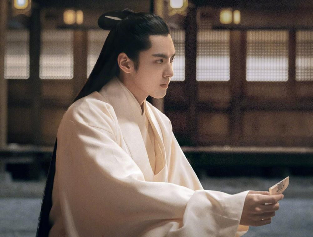 Phim "Thanh trâm hành" của Ngô Diệc Phàm bị hoãn lên sóng vô thời hạn. Phim "Thanh trâm hành" của Ngô Diệc Phàm bị hoãn lên sóng vô thời hạn.