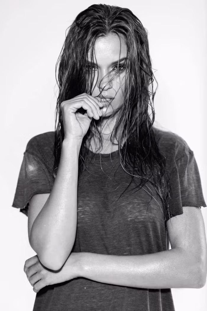 Sau 3 năm, Josephine được Victoria's Secret mời hợp tác. Năm 2016, cô chính thức có tên trong hàng ngũ "Thiên thần nội y". Gần đây, người đẹp xuất hiện trong ấn phẩm 2021 của tạp chí áo tắm đình đám nhất hành tinh Sports Illustrated Swimsuit.