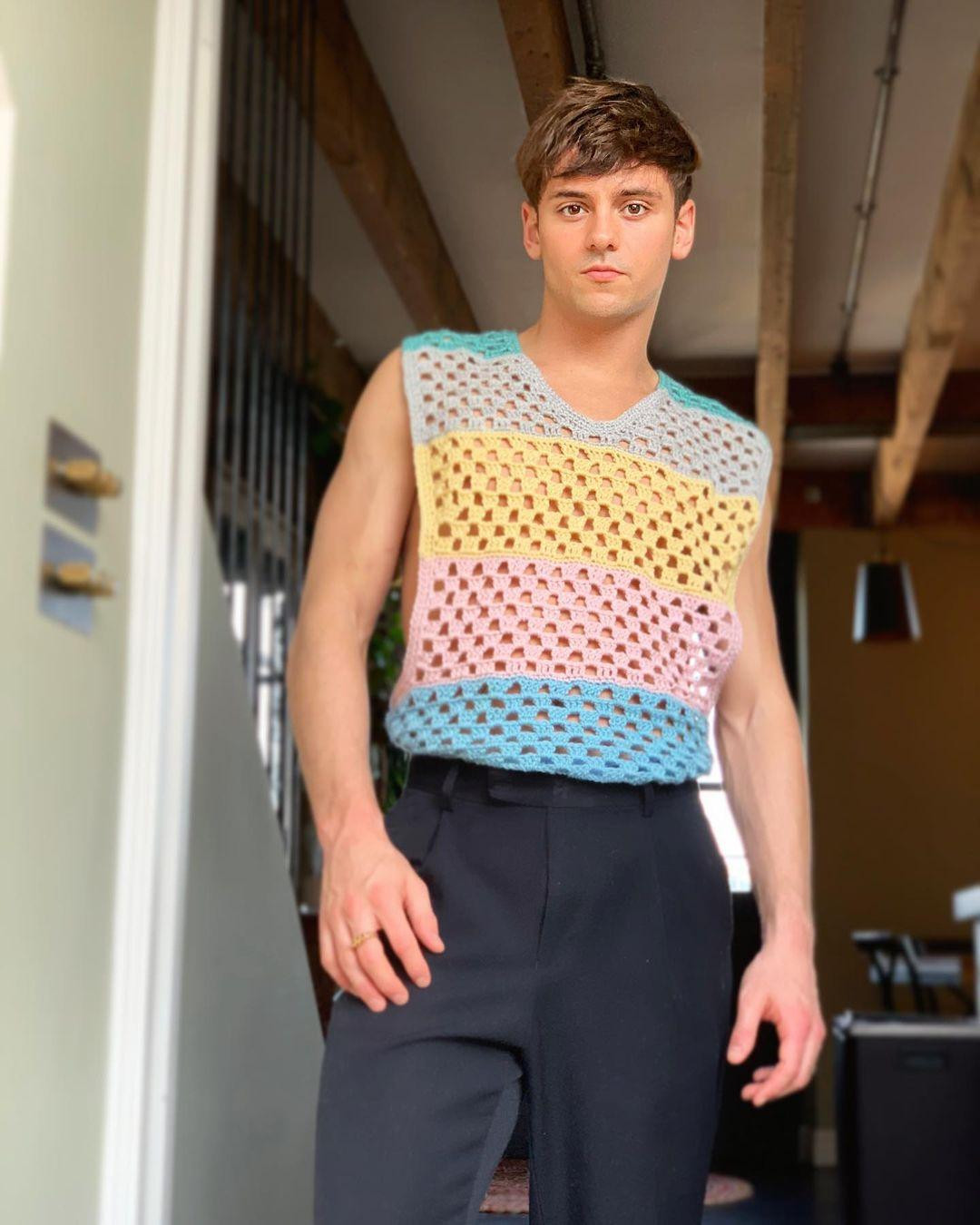 Daley tự làm mẫu cho các sản phẩm của mình. Hầu hết đều có màu sắc tươi sáng và thể hiện kỹ thuật điêu luyện, tỉ mỉ. Tài khoản này có hơn 450.000 người theo dõi.