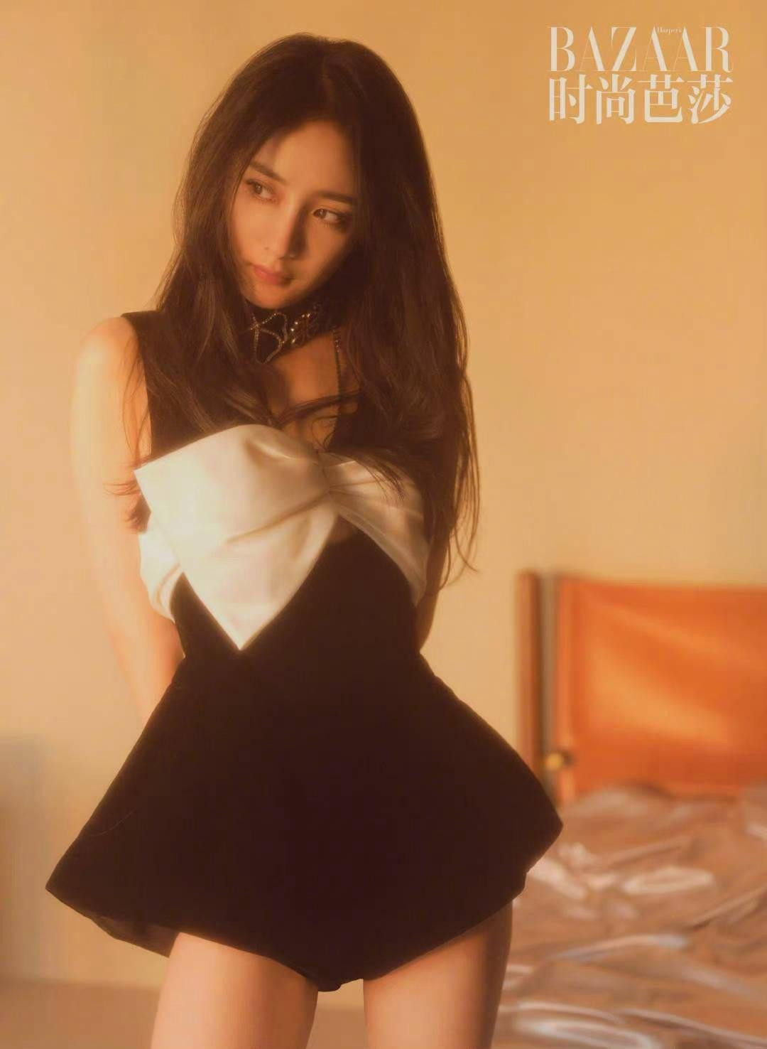 Theo dân mạng, nữ diễn viên càng ngày càng trẻ trung, &quot;nhuận sắc&quot; so với lúc mới vào nghề.