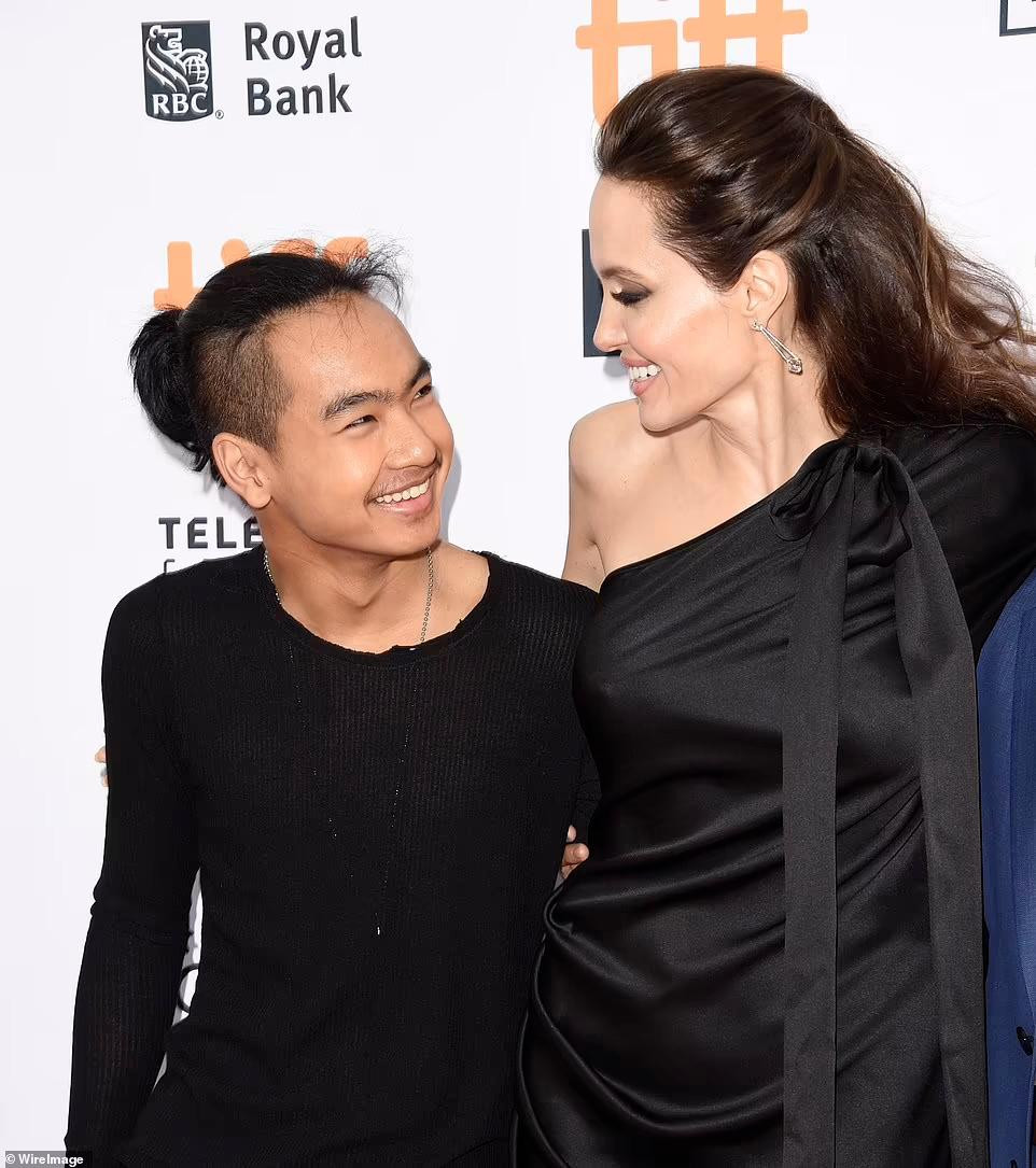 Maddox hiện là một thanh niên 20 tuổi, hưởng cuộc sống đầy đủ, sung túc.