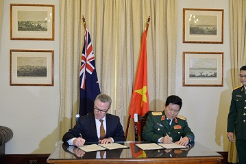 Bộ trưởng Quốc phòng Việt Nam - Australia ký Tuyên bố chung ảnh 1