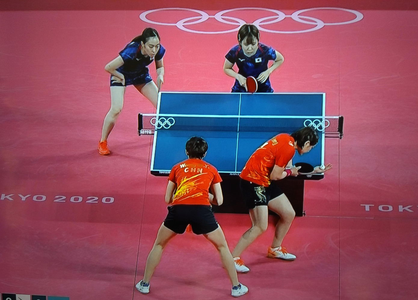 Đôi nữ Trung Quốc đã không cho đối phương chủ động trong lối chơi