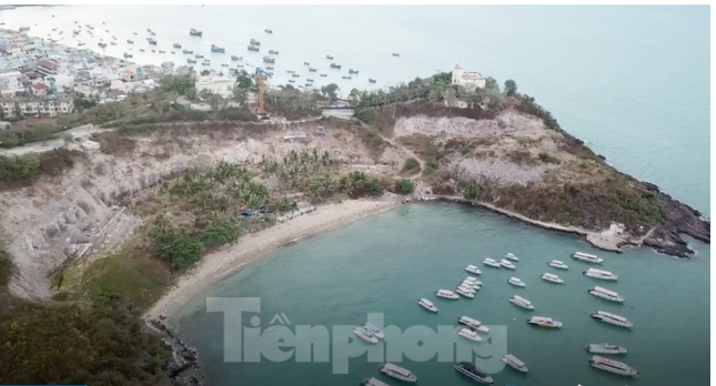 Công ty CP Đầu tư Khánh Hà làm dự án nghỉ dưỡng tại khu di tích lầu Bảo Đại. Ảnh: Lữ Hồ.