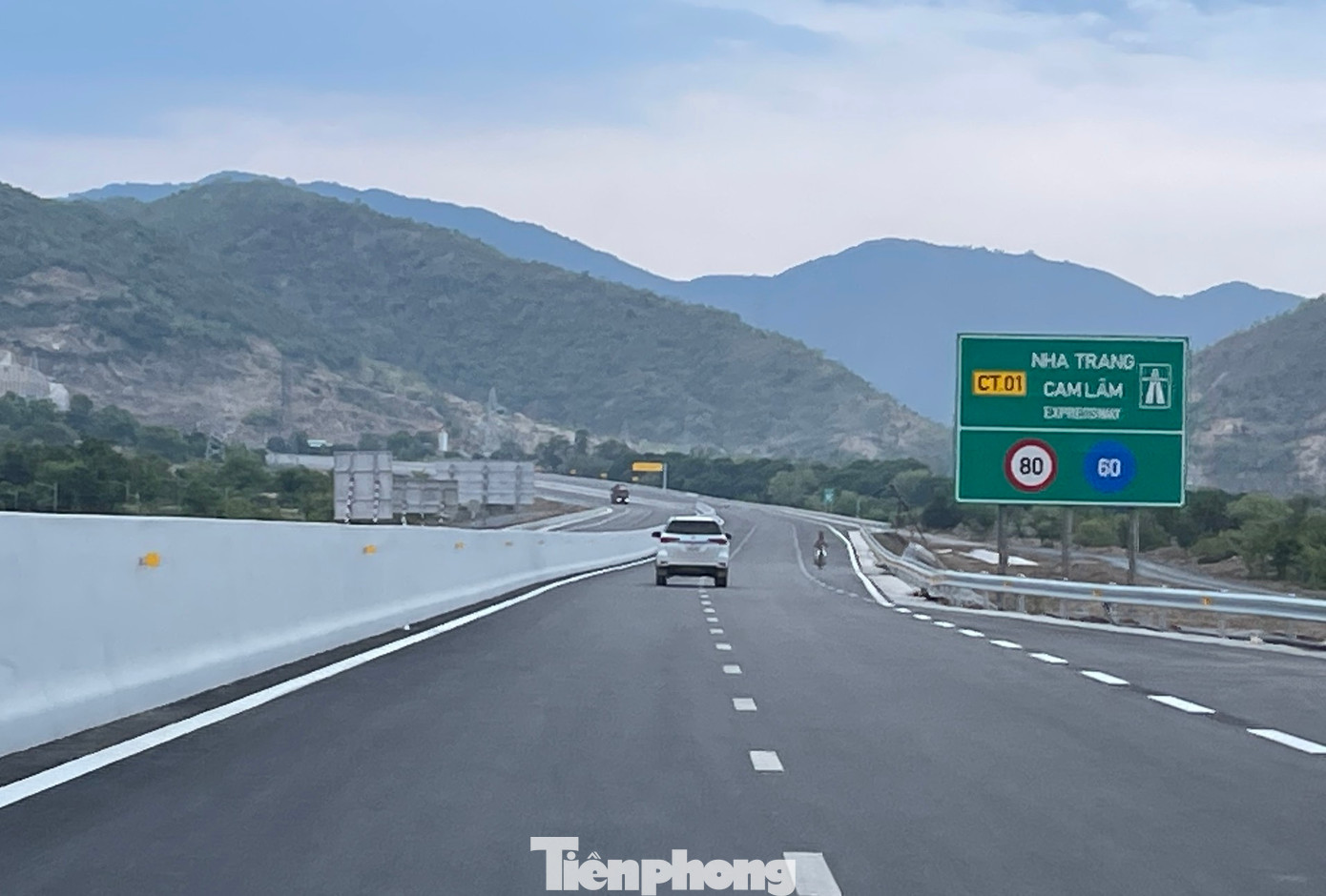 Cao tốc Nha Trang - Cam Lâm chưa có trạm dừng nghỉ. Ảnh: L.H.