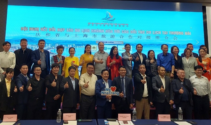 Các doanh nghiệp Khánh Hòa và Trung Quốc tại chương trình. Ảnh: M.P.