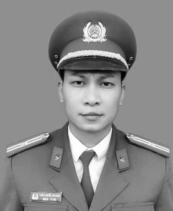 Thiếu tá Trần Quốc Hoàn. Thiếu tá Trần Quốc Hoàn.