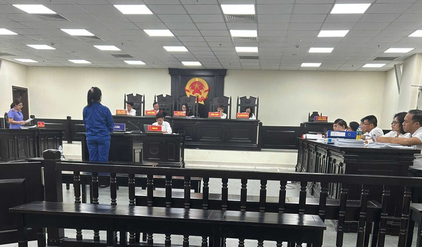 Bị cáo Vũ Thị Thu Nhung tại phiên tòa.