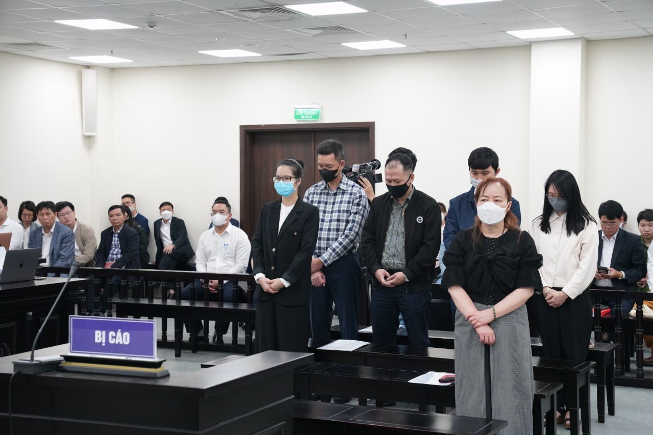 Các bị cáo tại phiên tòa.