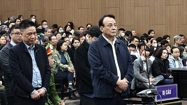 Chủ tịch Tân Hoàng Minh - Đỗ Anh Dũng cùng đồng phạm tại tòa.