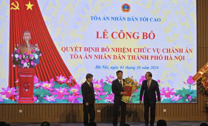 Lễ công bố quyết định bổ nhiệm Chánh án Tòa án nhân dân thành phố Hà Nội. Lễ công bố quyết định bổ nhiệm Chánh án Tòa án nhân dân thành phố Hà Nội.