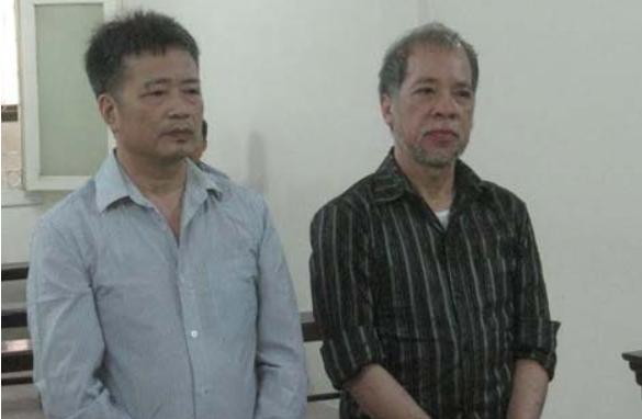 Bị cáo Nguyễn Đình Bang (phải) cùng đồng phạm tại các phiên tòa trước đây. Bị cáo Nguyễn Đình Bang (phải) cùng đồng phạm tại các phiên tòa trước đây.