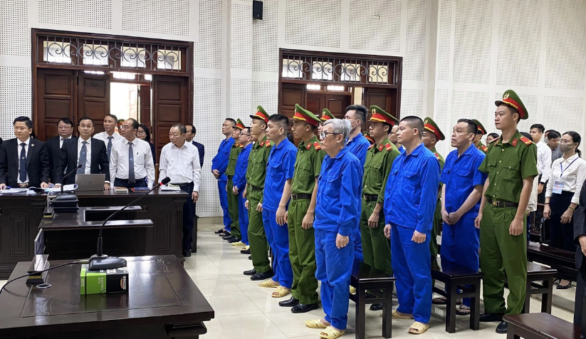 Phiên xét xử nhóm bị cáo cùng phạm tội với bà Nhàn trong vụ án xảy ra tại Bệnh viện Sản Ninh Quảng Ninh.