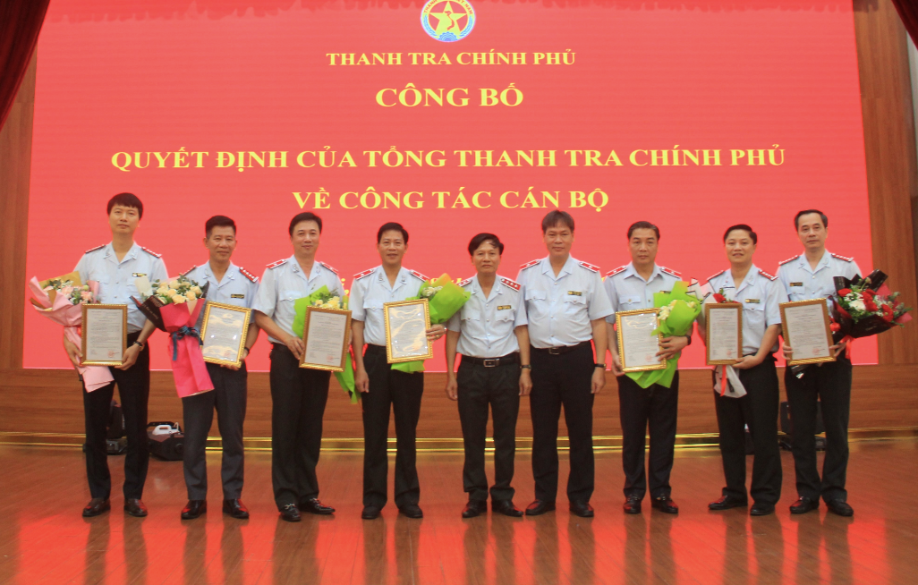 Thanh tra Chính phủ trao quyết định bổ nhiệm cán bộ.