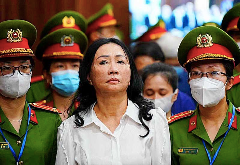 Bà Trương Mỹ Lan (Chủ tịch Tập đoàn Vạn Thịnh Phát) vừa bị TAND TP HCM tuyên tử hình trong án tham nhũng với số tiền đặc biệt lớn. Bà Trương Mỹ Lan (Chủ tịch Tập đoàn Vạn Thịnh Phát) vừa bị TAND TP HCM tuyên tử hình trong án tham nhũng với số tiền đặc biệt lớn.