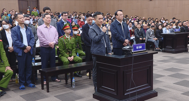 Ông Đỗ Anh Dũng cùng đồng phạm tại phiên sơ thẩm. Ông Đỗ Anh Dũng cùng đồng phạm tại phiên sơ thẩm.