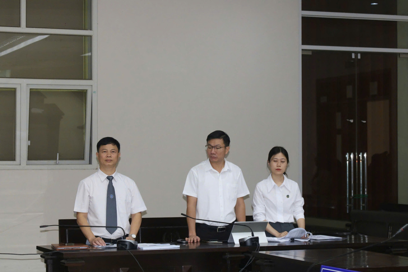 Nhóm các luật sư tham gia bảo vệ quyền lợi cho bị cáo, người liên quan. Nhóm các luật sư tham gia bảo vệ quyền lợi cho bị cáo, người liên quan.