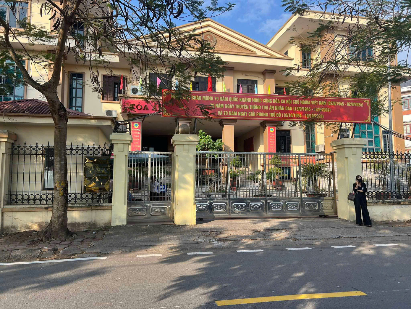 Phiên tòa phải tạm hoãn do sức khỏe bị cáo không đảm bảo.