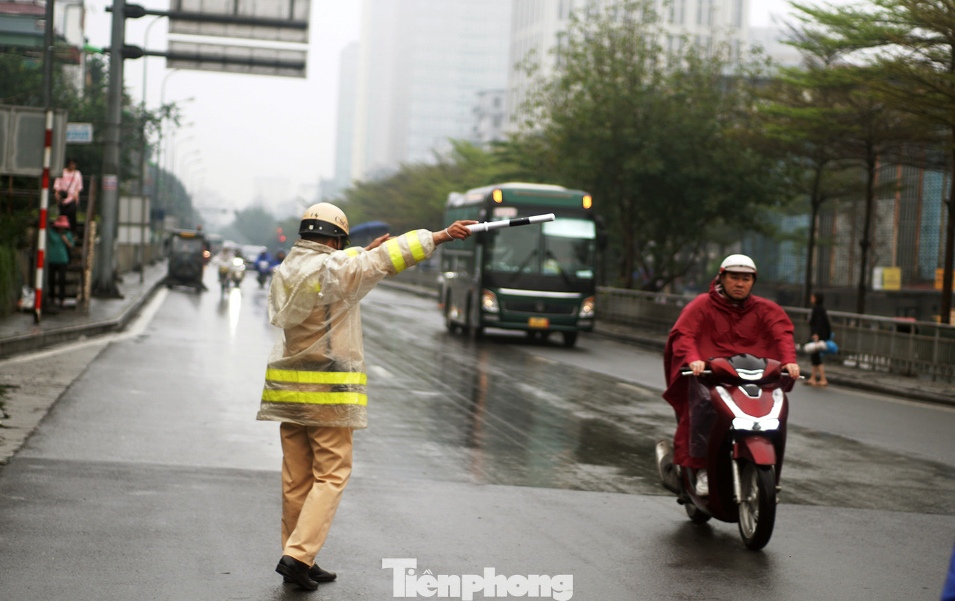 Theo Phòng CSGT Công an TP Hà Nội, thời gian qua, lực lượng CSGT đã tăng cường công tác tuyên truyền pháp luật, kiểm tra xử lý vi phạm về trật tự, an toàn giao thông, góp phần nâng cao ý thức người dân, tình hình trật tự an toàn giao thông, trật tự xã hội trên địa bàn Thành phố. Theo Phòng CSGT Công an TP Hà Nội, thời gian qua, lực lượng CSGT đã tăng cường công tác tuyên truyền pháp luật, kiểm tra xử lý vi phạm về trật tự, an toàn giao thông, góp phần nâng cao ý thức người dân, tình hình trật tự an toàn giao thông, trật tự xã hội trên địa bàn Thành phố.