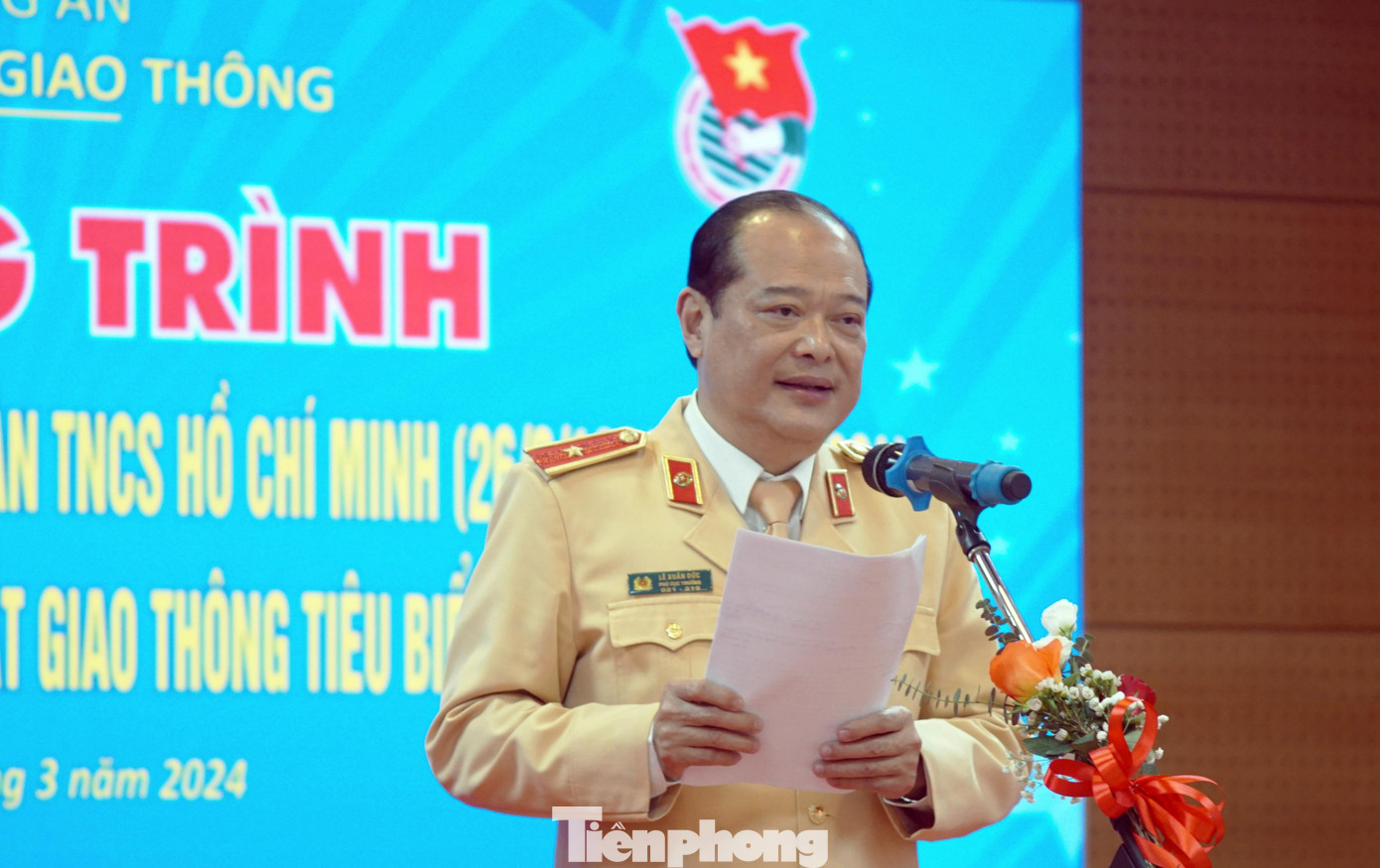 Thay mặt Đảng ủy, lãnh đạo Cục Cảnh sát giao thông, Thiếu tướng Lê Xuân Đức ghi nhận, biểu dương những đóng góp của tuổi trẻ lực lượng CSGT thời gian qua và chúc mừng những thành tích, chiến công của 61 gương Thanh niên CSGT tiêu biểu được Tuyên dương ngày hôm nay. Theo Thiếu tướng Đức, 61 gương Thanh niên CSGT tiêu biểu là những đoàn viên thanh niên mưu trí, dũng cảm trong chiến đấu; là những hạt nhân tiêu biểu trong các hoạt động văn hóa - thể thao; là những đồng chí xung kích, nhiệt huyết tham gia các hoạt động Đoàn và phong trào thanh niên; nhiều năm liền được công nhận danh hiệu “Chiến sỹ thi đua cơ sở” và được tặng nhiều phần thưởng cao quý của Nhà nước, Chính phủ, Bộ Công an, T.Ư Đoàn TNCS Hồ Chí Minh...