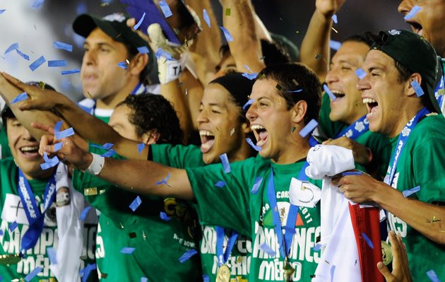 Mexico: Đại diện từ CONCACAF - Tham dự với tư cách nhà vô địch CONCACAF Gold Cup 2011. Mexico: Đại diện CONCACAF; Tham dự với tư cách nhà vô địch CONCACAF Gold Cup 2011