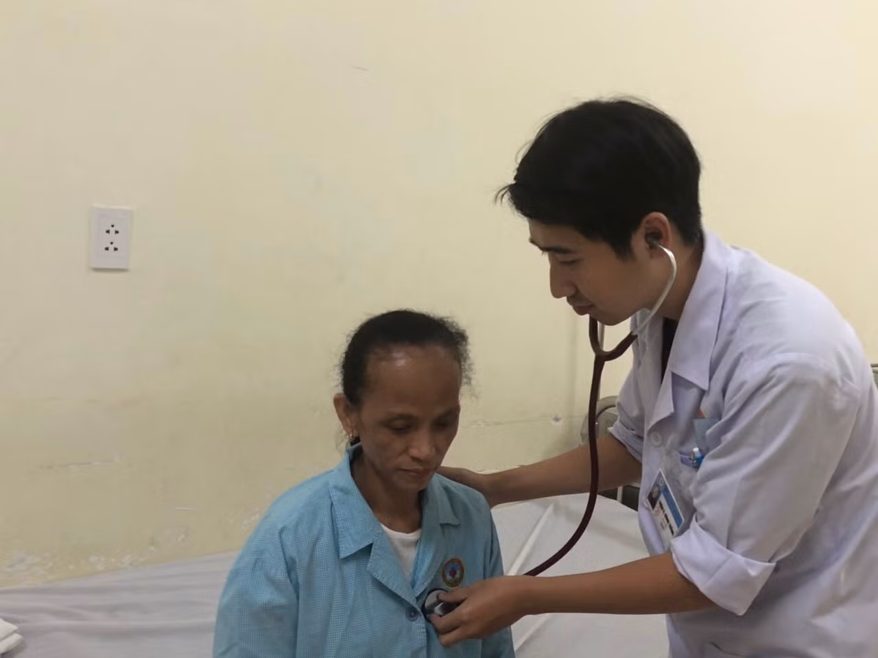 Đổ mồ hôi, hay hồi hộp…người phụ nữ ngoại quốc suýt chết vì căn bệnh này ảnh 1