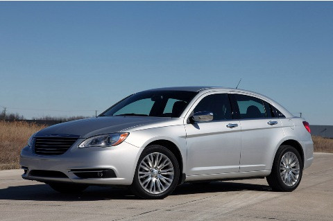 Chrysler 200 4 cửa