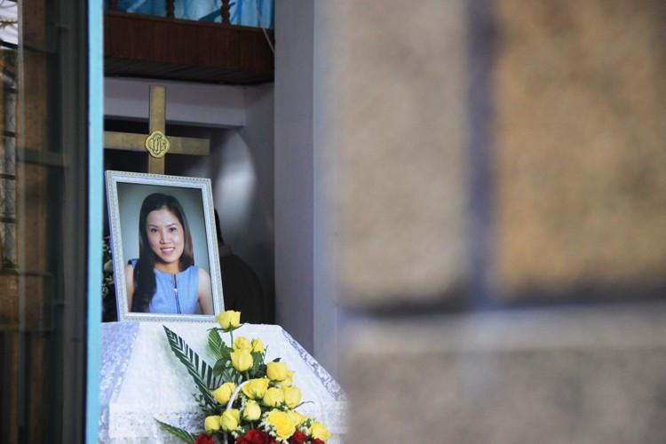 Trên cỗ quan, di ảnh Tiên nở nụ cười hiền, trẻ trung, tươi sáng