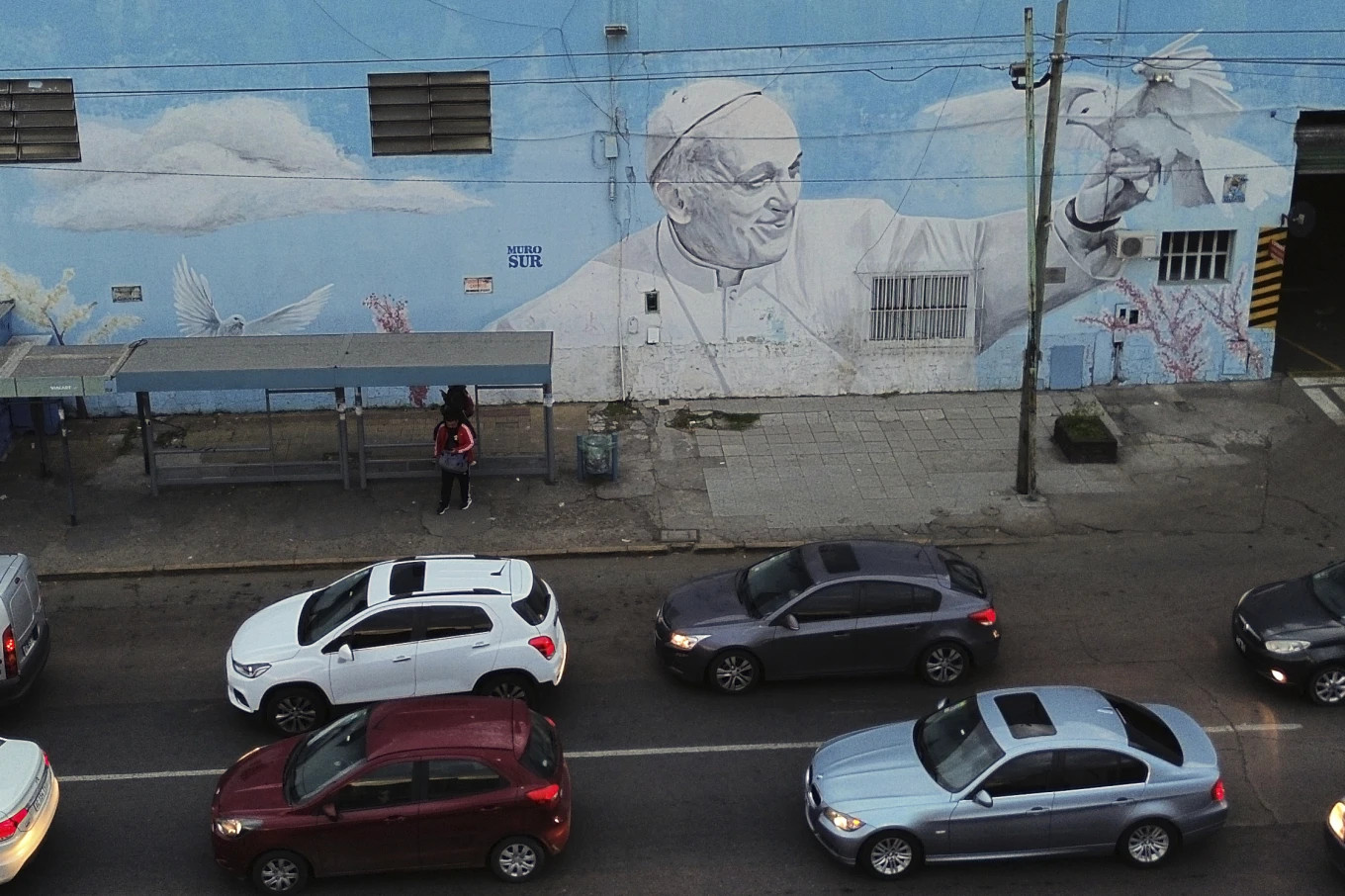 Một bức tranh tường về cố Giáo hoàng Francis ở Buenos Aires, Argentina. Ảnh: AP.