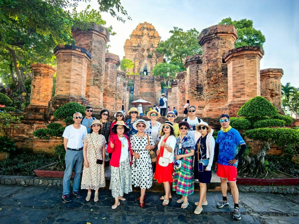 Người Trung Quốc đi du lịch nước ngoài trong những tháng đầu năm nay cao nhất trong vòng 3 năm qua. Ảnh: Lê Tú.