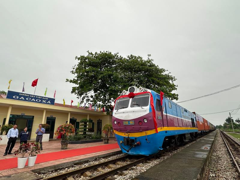 Trước mắt, các ga hiện hữu sẽ được cải tạo trong phạm vi ranh giới hiện trạng. Ảnh: Vneconomy.