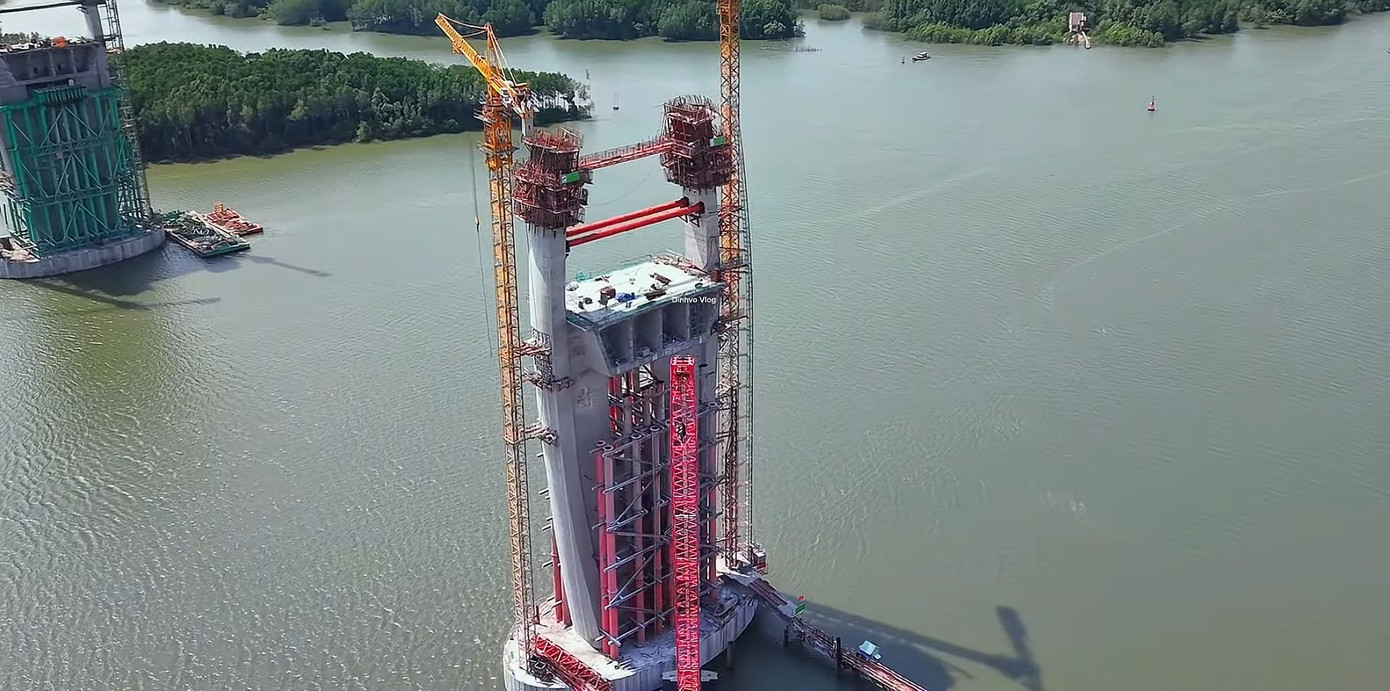 Sau gần 2 năm thi công, các hạng mục chính của dự án đạt tiến độ tốt. Ảnh: Đình Võ