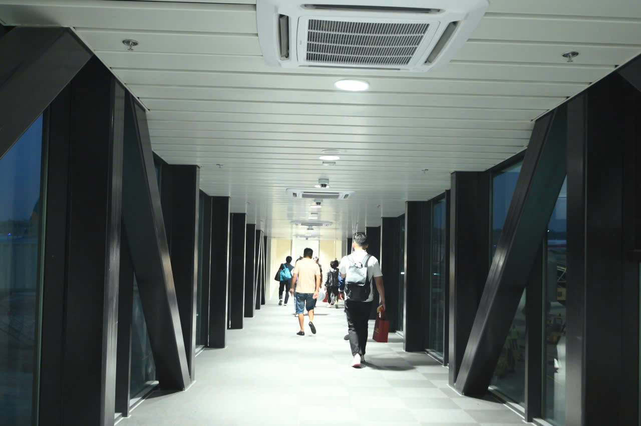 Theo đại diện Tổng công ty Cảng hàng không Việt Nam (ACV), sự kiện vừa nêu không chỉ là minh chứng cho tiến độ và chất lượng của dự án trọng điểm quốc gia, mà còn là lời khẳng định về một không gian hàng không hiện đại nhằm mang đến những trải nghiệm tốt cho hành khách.