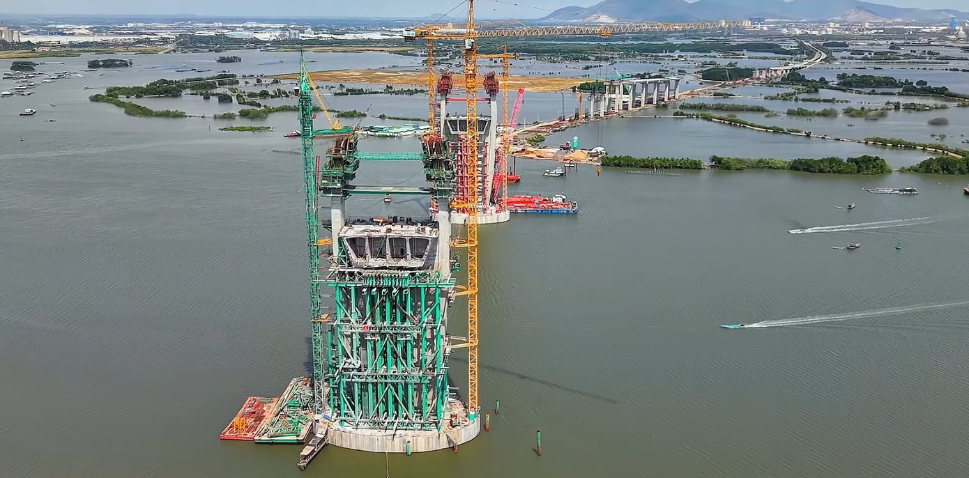 Toàn cảnh "đại công trường dự án cầu Phước An tại thành phố Phú Mỹ, tỉnh Bà Rịa - Vũng Tàu. Ảnh: Đình Võ