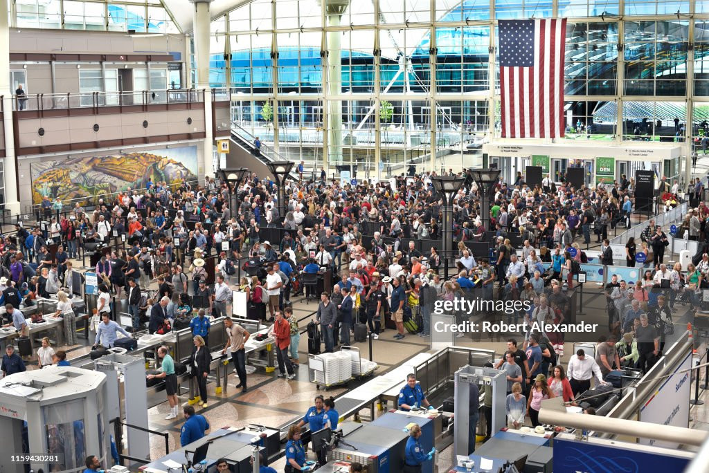 Mức thuế mới của Mỹ sẽ khiến lượng du khách quốc tế đến nước này giảm mạnh hơn dự kiến trong năm nay. Ảnh: Getty. Mức thuế mới của Mỹ sẽ khiến lượng du khách quốc tế đến nước này giảm mạnh hơn dự kiến trong năm nay. Ảnh: Getty.