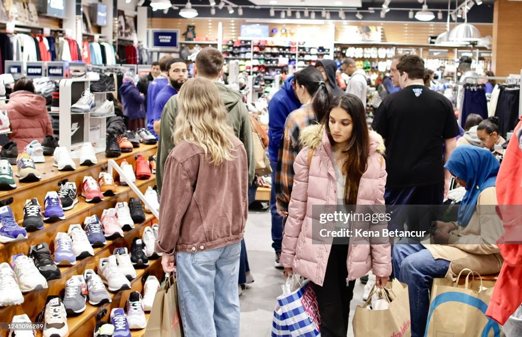 Mỹ có thể mất hơn 9 tỷ USD từ hoạt động chi tiêu khi khách du lịch đến nước này giảm trong năm nay. Ảnh: Getty. Mỹ có thể mất hơn 9 tỷ USD từ hoạt động chi tiêu khi khách du lịch đến nước này giảm trong năm nay. Ảnh: Getty.