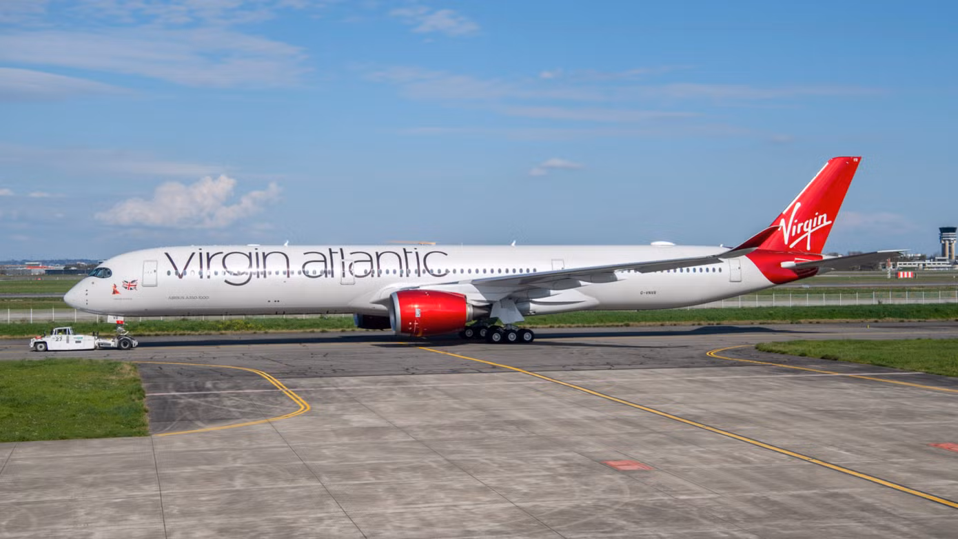 Máy bay Virgin Atlantic hạ cánh khẩn cấp xuống sân bay quân sự Diyarbakir ở Thổ Nhĩ Kỳ khiến hành khách bị mắc kẹt hơn 24h. Ảnh: Eurospot.