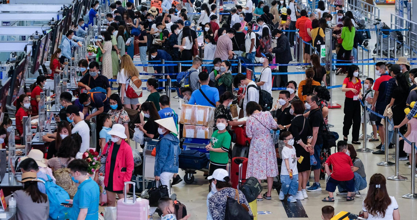 Các chặng bay du lịch dịp nghỉ lễ 30/4 đang sắp "cháy vé". Ảnh: VTC.