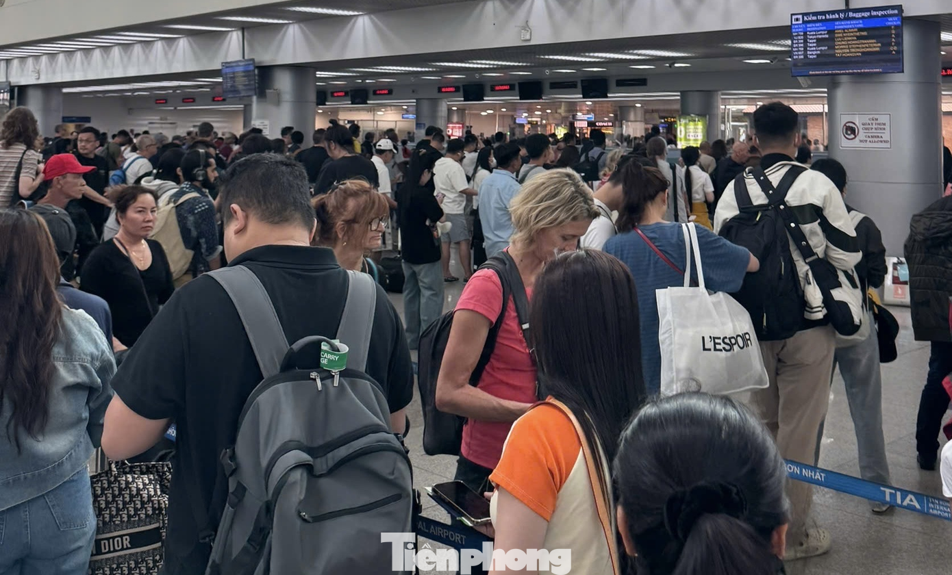 Trong ba tháng đầu năm nay lượng hành khách quốc tế đến Việt Nam bùng nổ, đạt gần 12 triệu lượt. Ảnh: Lộc Liên. Trong ba tháng đầu năm nay lượng hành khách quốc tế đến Việt Nam bùng nổ, đạt gần 12 triệu lượt. Ảnh: Lộc Liên.